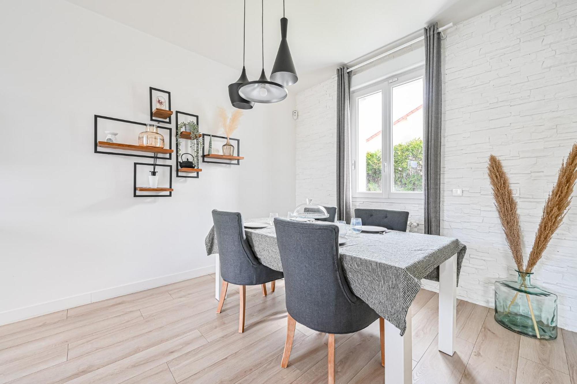 Hébergement de vacances La Casa Blanca - 6 Personnes Proche & Paris